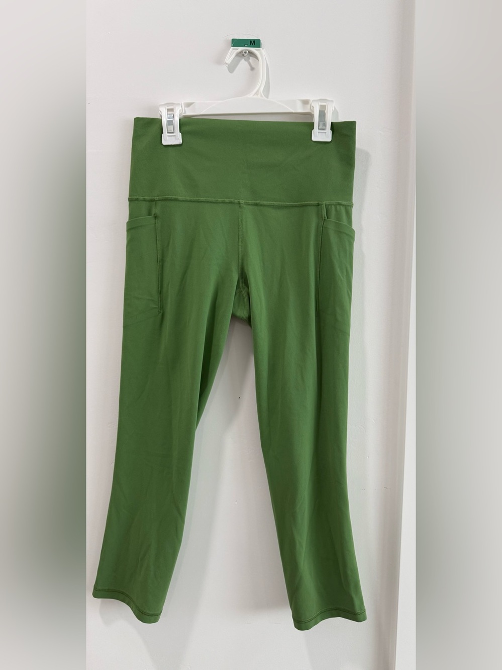 Athleta Salutation Stash Capri in Bright Green